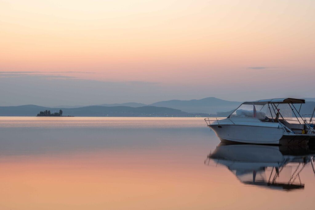 What types of boats can I rent at Lake Tahoe with North Lake Tahoe Boat Rental