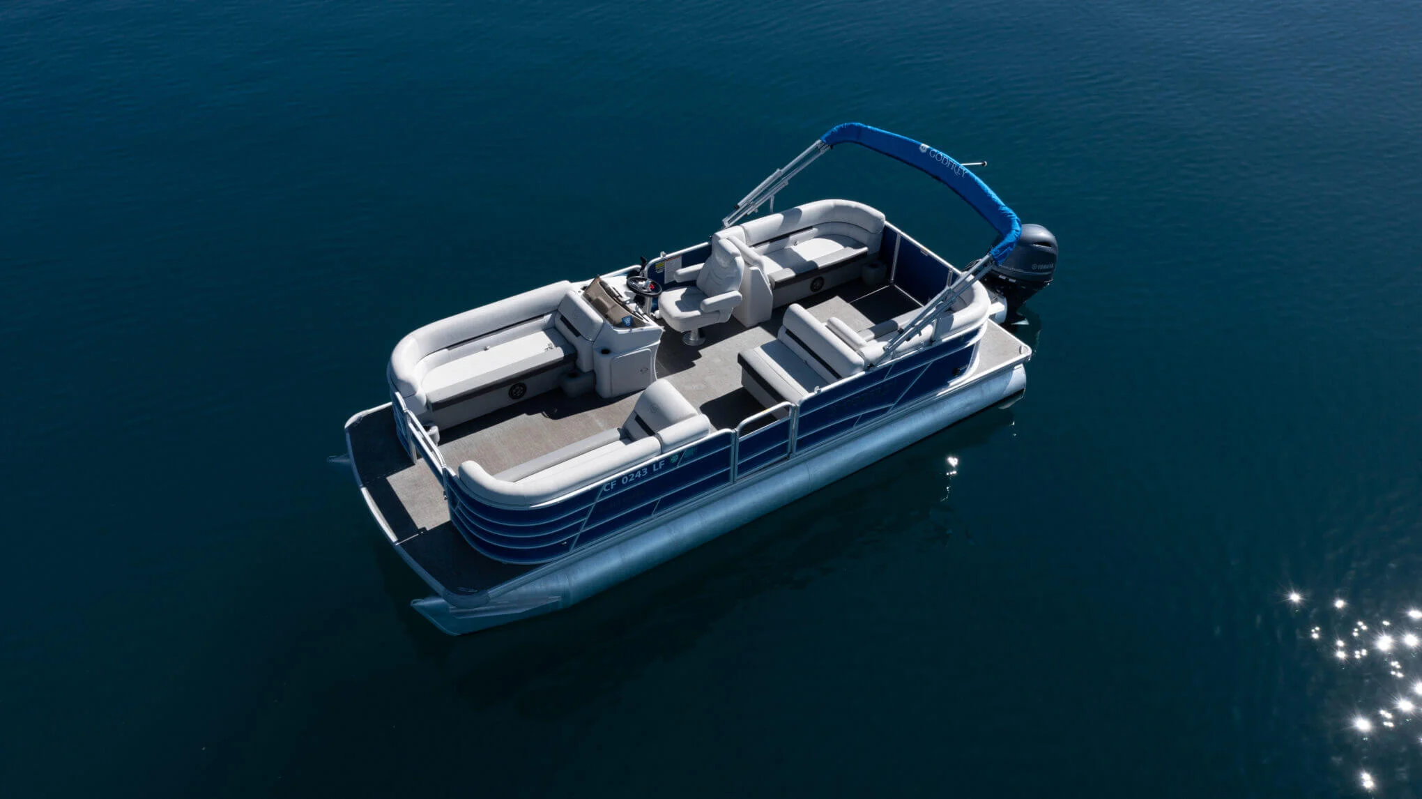 North Lake Tahoe Boat Rental Single Decker 23' Pontoon