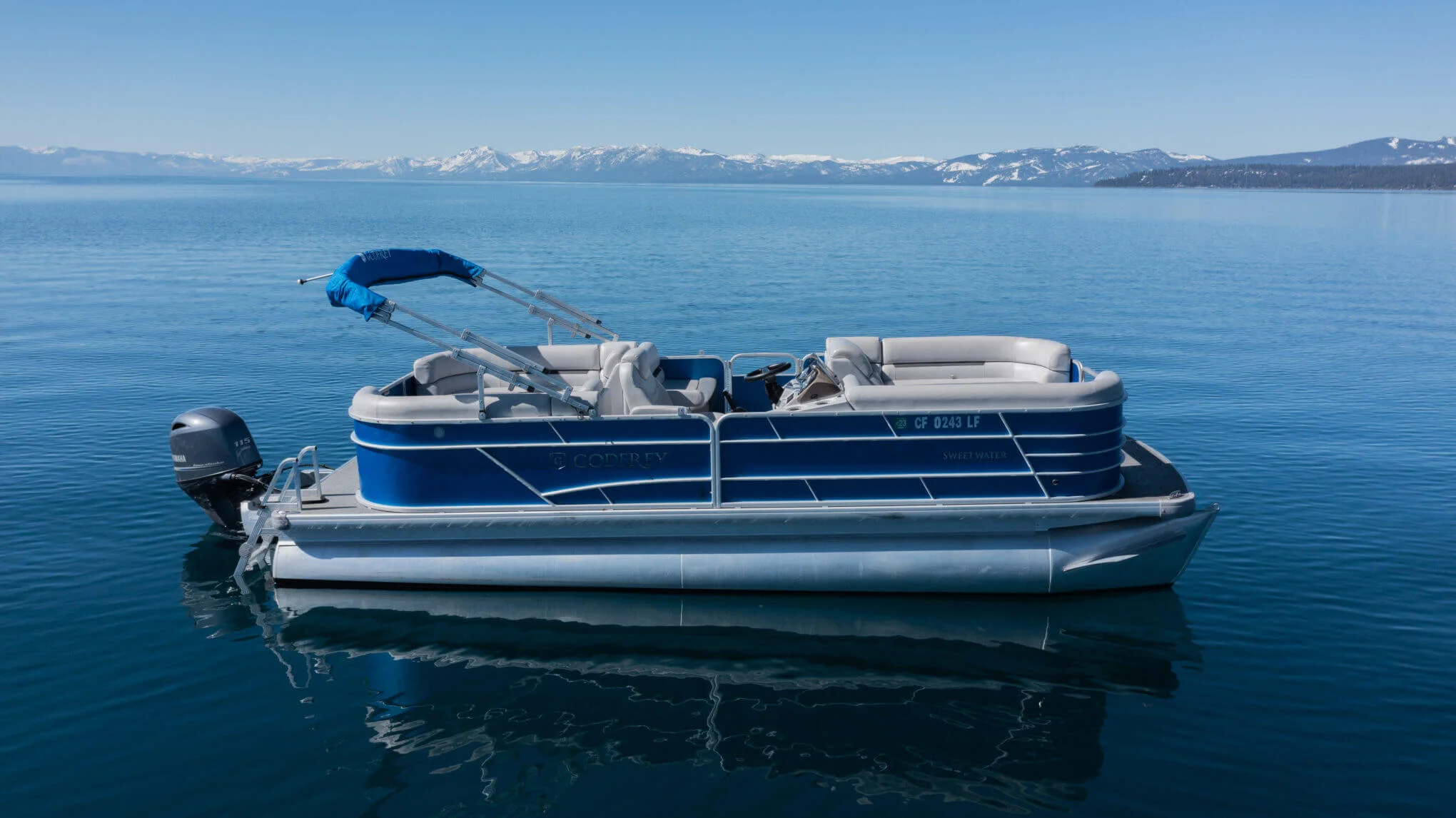 North Lake Tahoe Boat Rental Single Decker 23′ Pontoon