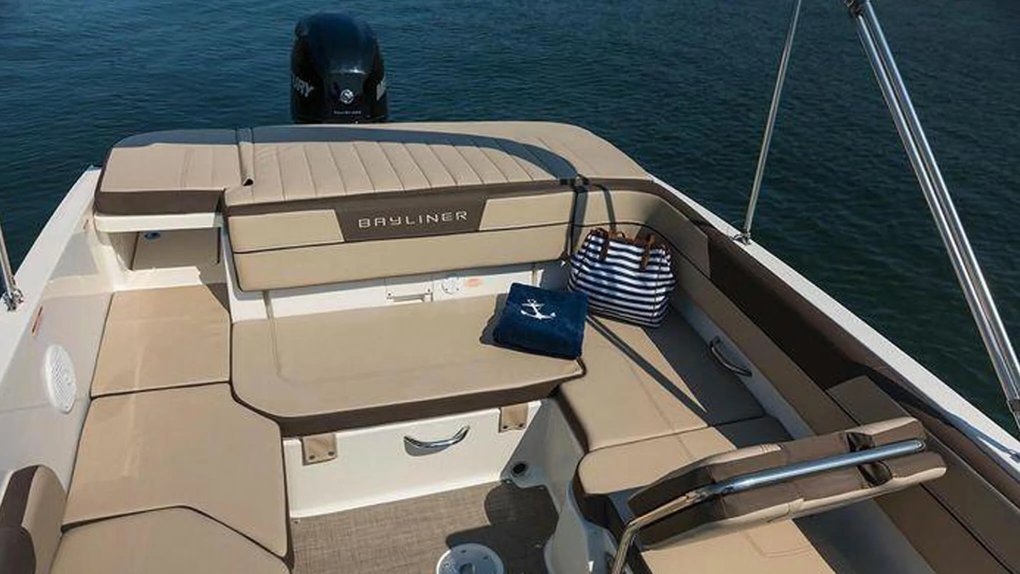 North Lake Tahoe Boat Rental Budget 21' Boat
