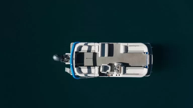 boat rental tips for families