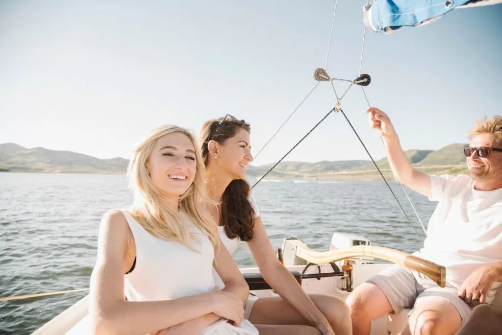 Top-Rated Boat Hire Services for Boating in Lake Tahoe